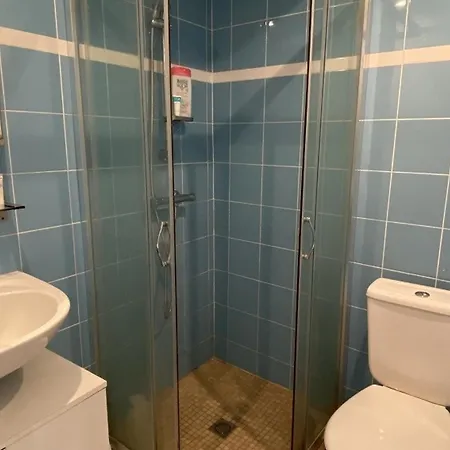 Cozy F2 A 300m De La Avec Jardin Clos Et Parking, Proche Commerces Et Loisirs - Fr-1-612-140 酒店 拉贝尔讷里昂雷茨