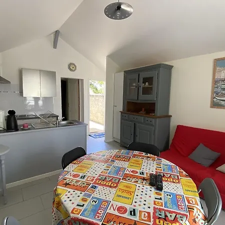 酒店 Cozy F2 A 300m De La Avec Jardin Clos Et Parking, Proche Commerces Et Loisirs - Fr-1-612-140 *